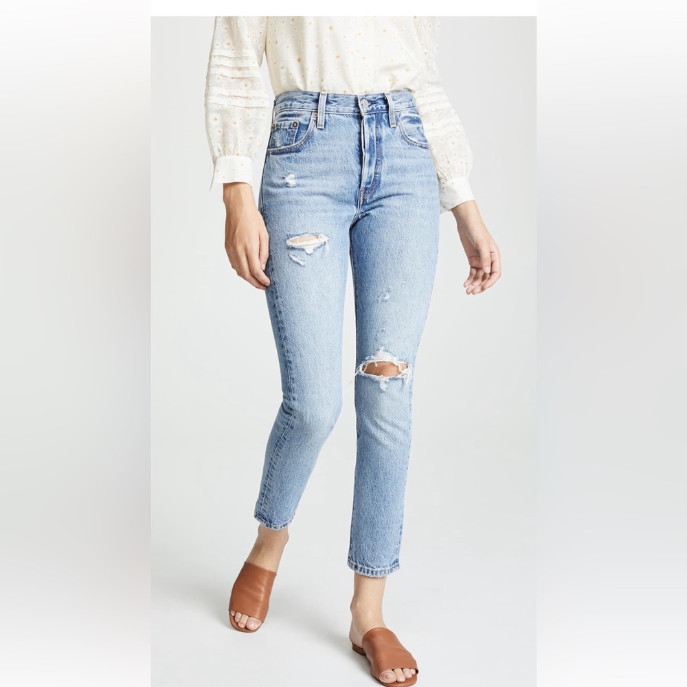 Levi’s 501 skinny jeans.  Size 25.